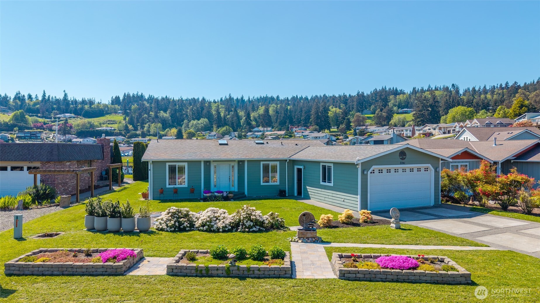 2241 Mariner Beach Drive, Oak Harbor, WA 98277