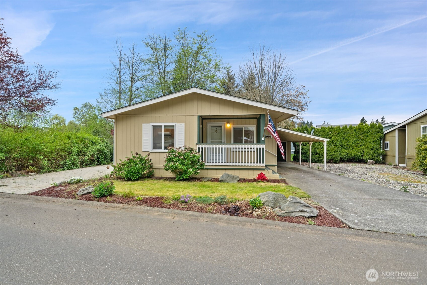 900 NE Saturn Lane, Bremerton, WA 98311