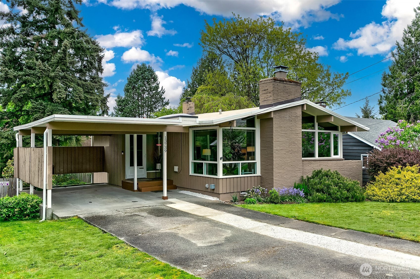 13739 36th Avenue NE, Seattle, WA 98125