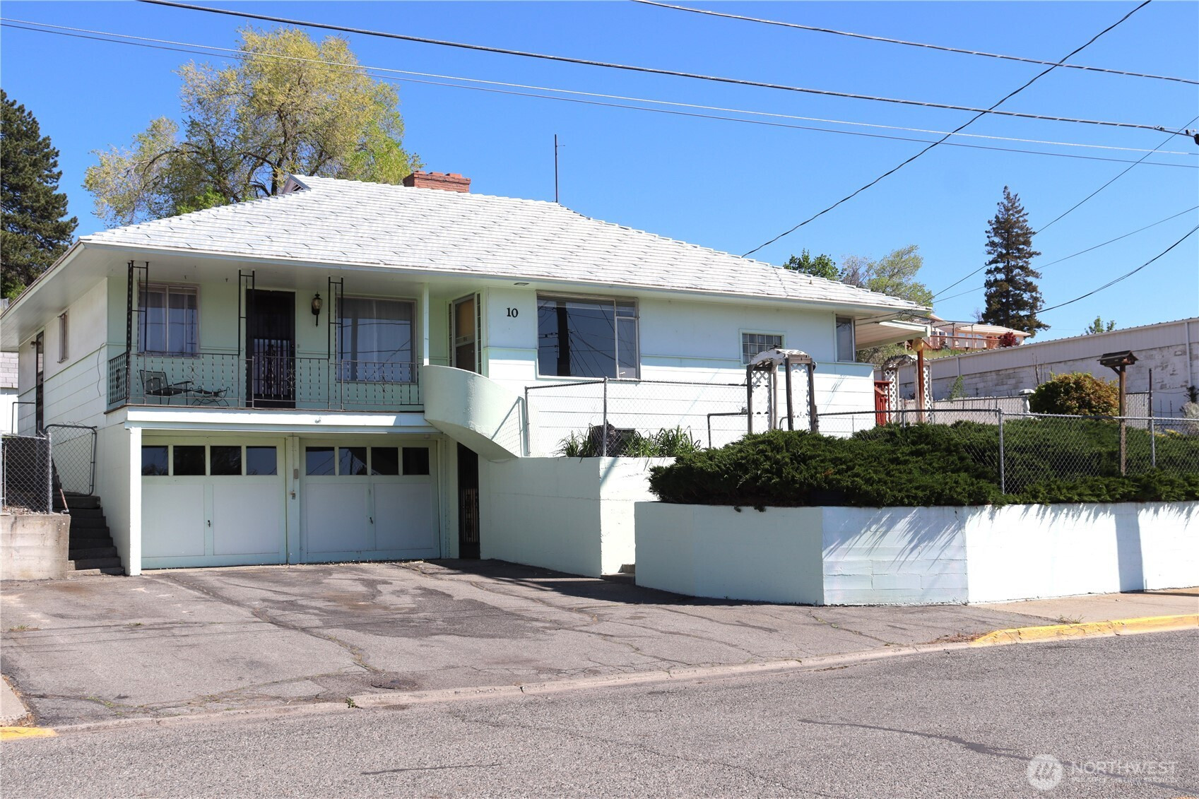 10 W Dewberry Avenue, Omak, WA 98841