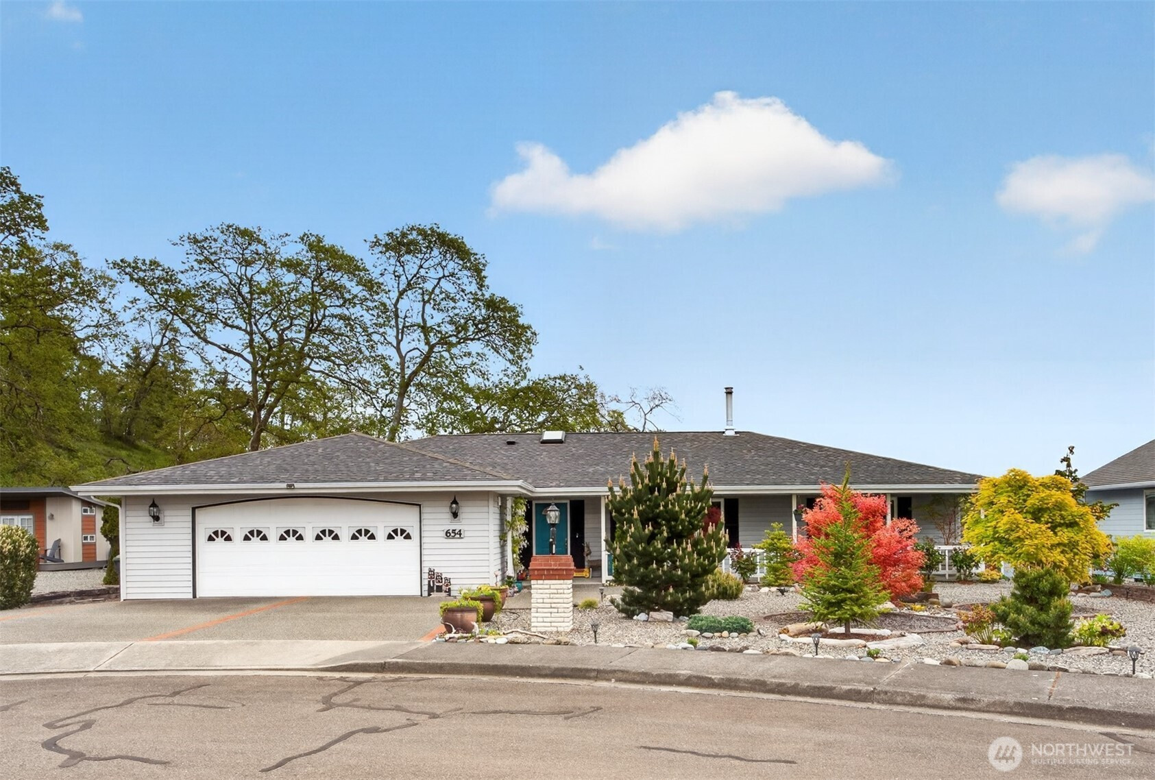 654 E Oak Tree Circle, Sequim, WA 98382