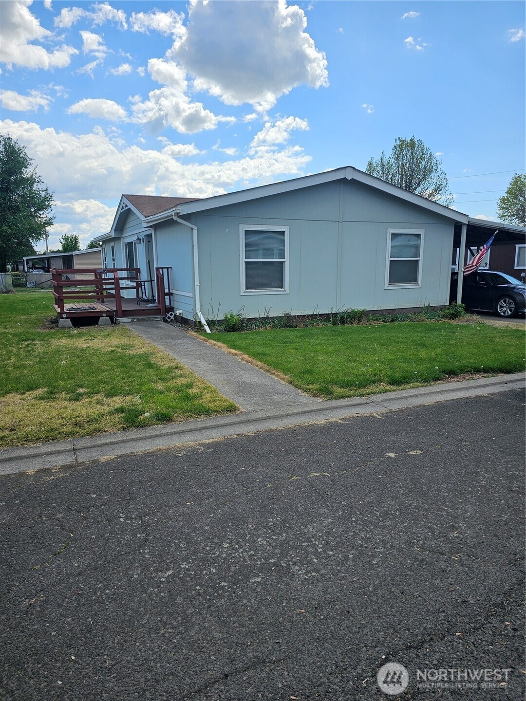 938 Empire Street N, College Place, WA 99324