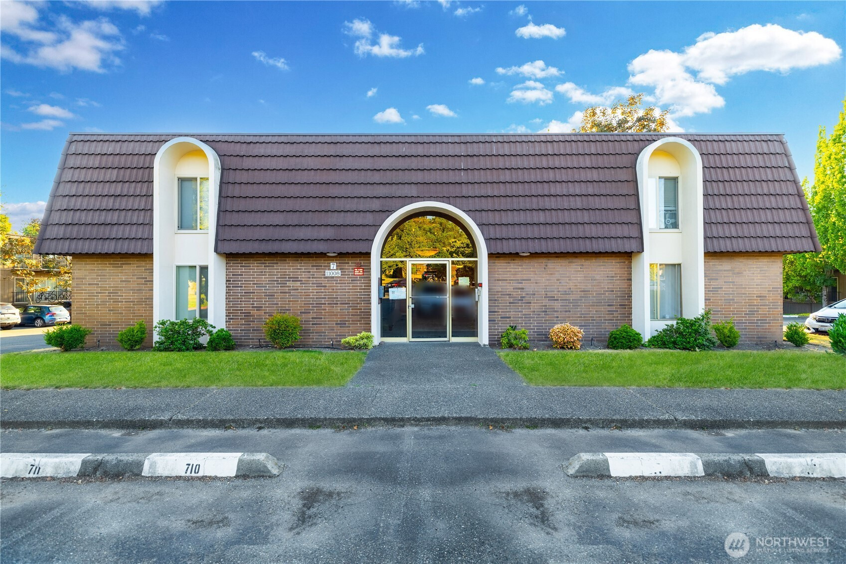 11008 NE 68th St, Kirkland, WA 98033