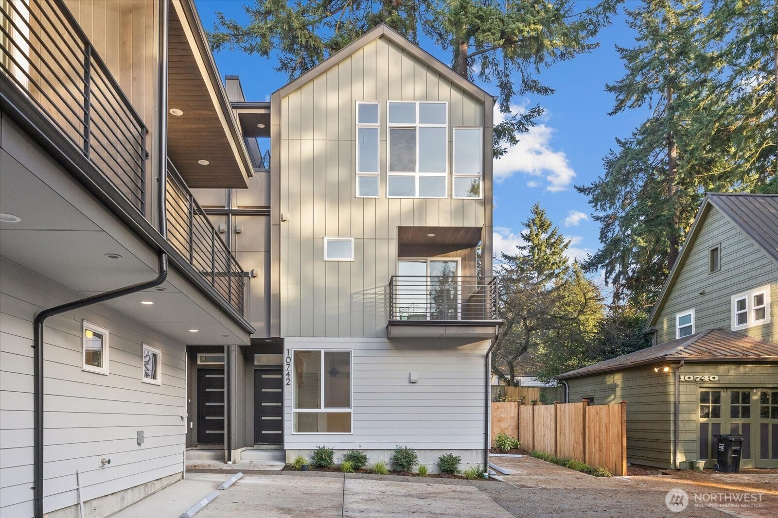 10742 Interlake Avenue N, Seattle, WA 98133