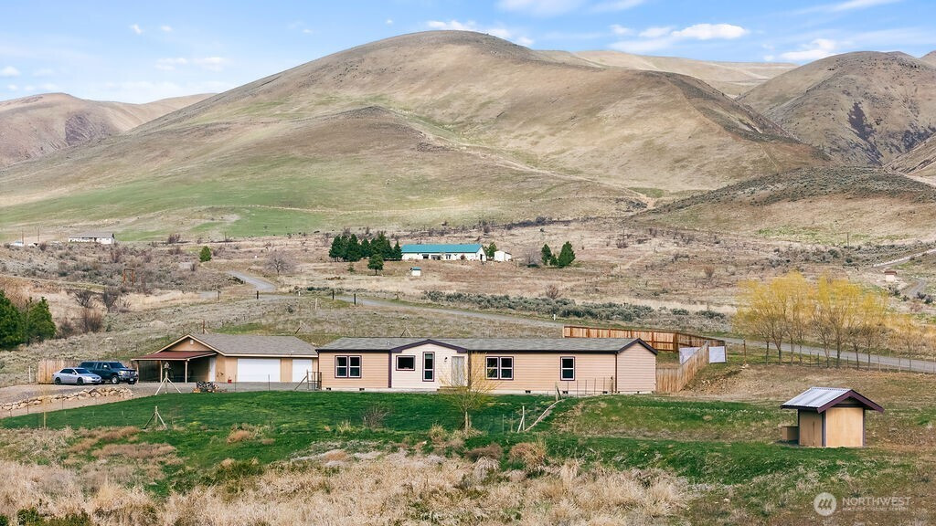 486 Elk Ridge Lane, Selah, WA 98942