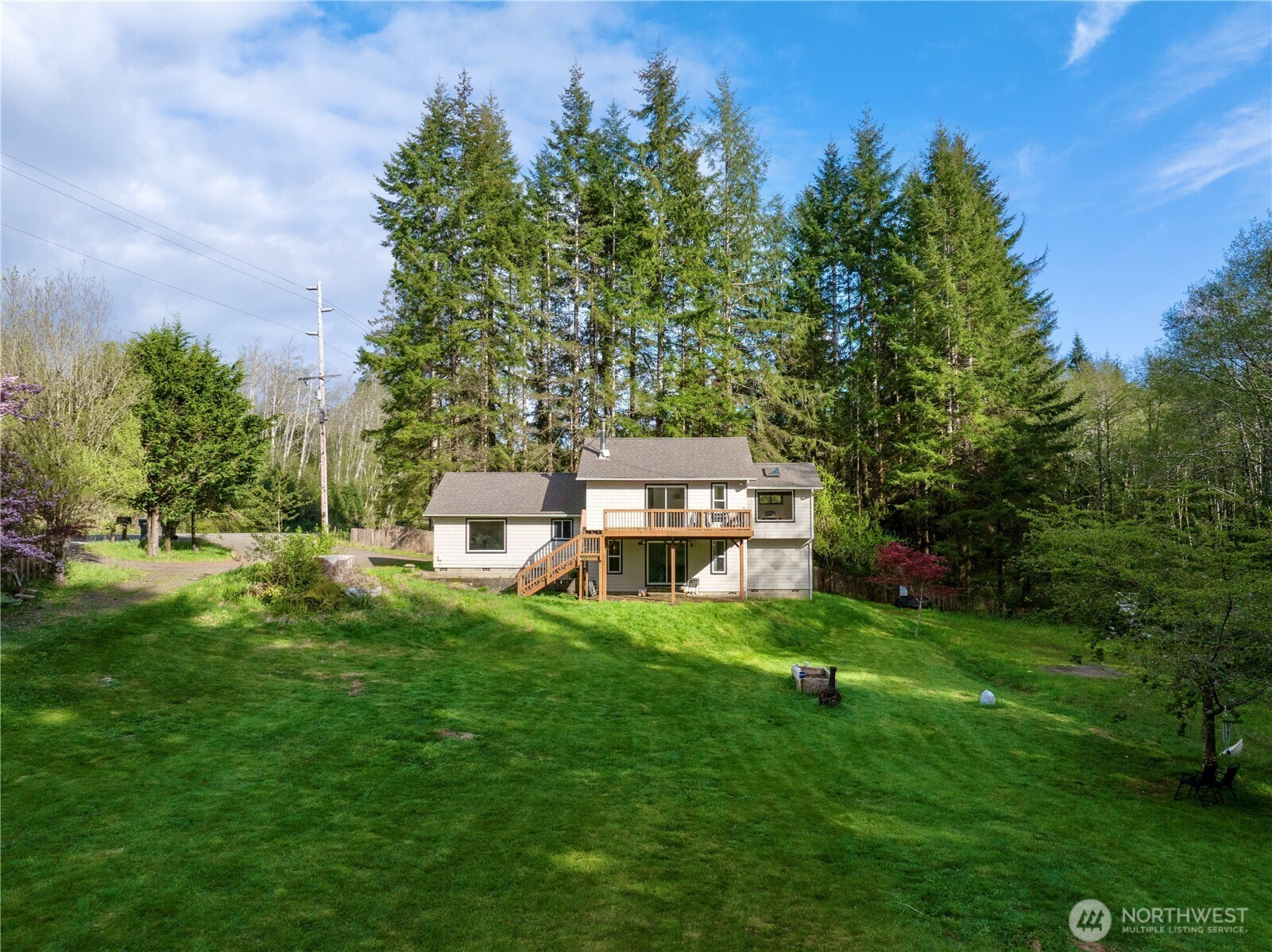 219 Ocean Beach Road, Hoquiam, WA 98550