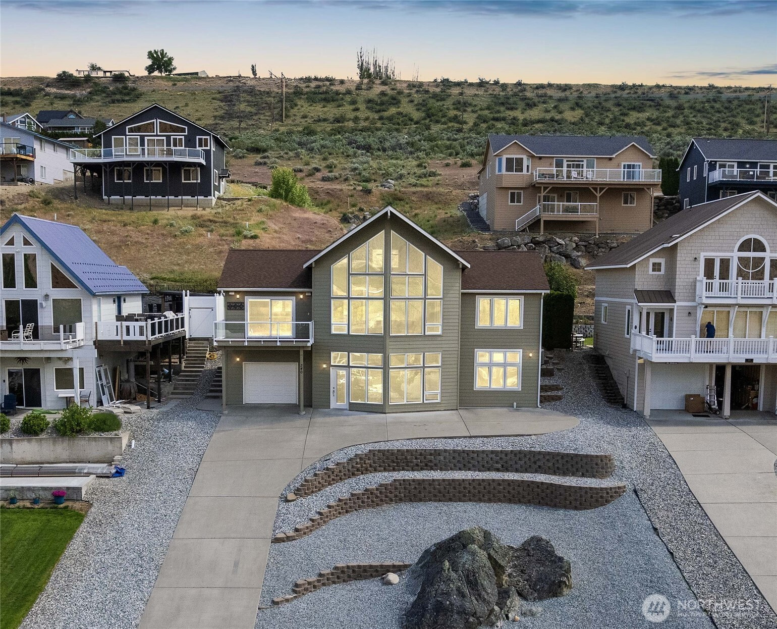 340 W Beach Drive, Orondo, WA 98843