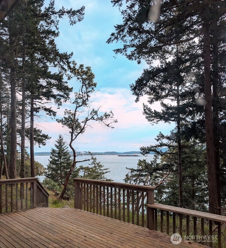 7537 Holiday Boulevard, Guemes Island, WA 98221