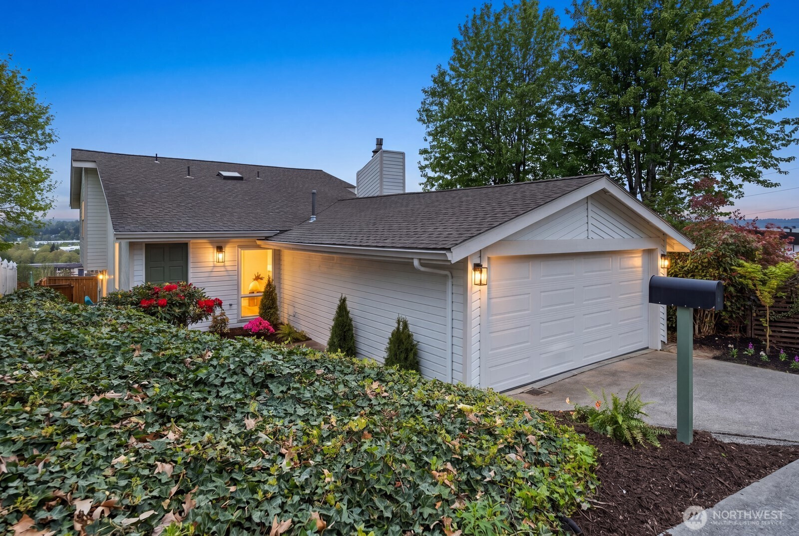 411 Cedar Ave S, Renton, WA 98057