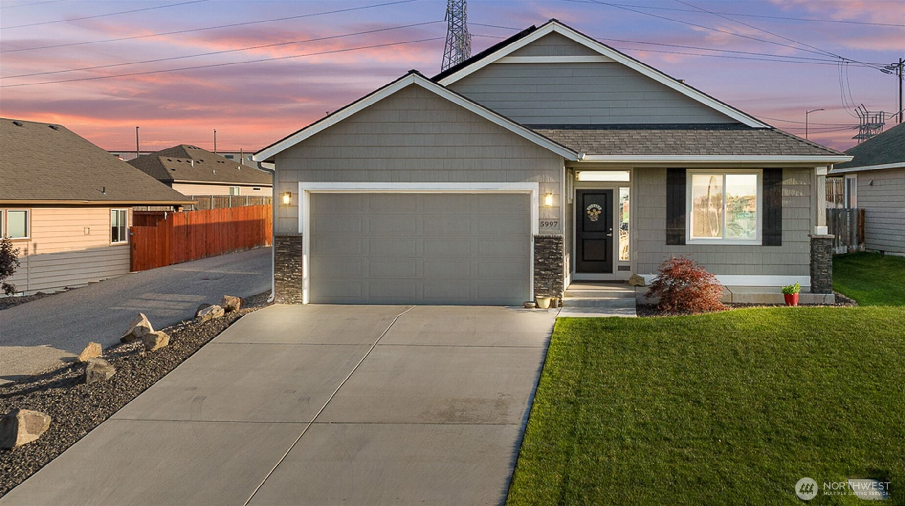5997 W 41st Ave, Kennewick, WA 99338