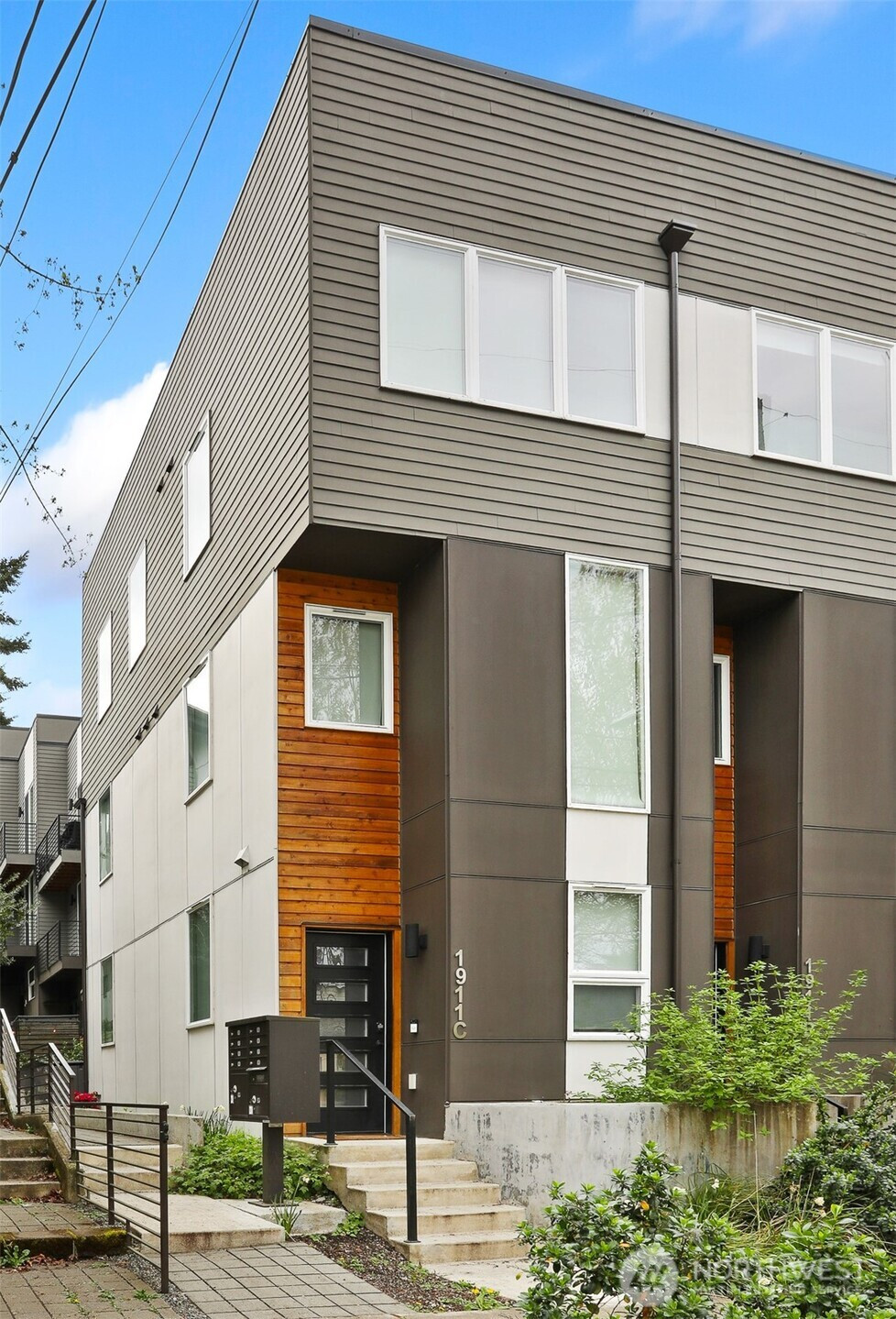 1913 15th Avenue S, Seattle, WA 98144