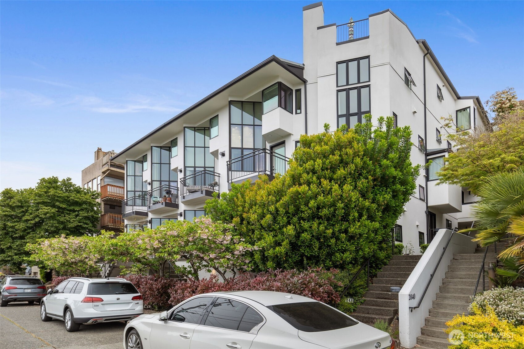 2048 13th Avenue W, Seattle, WA 98119