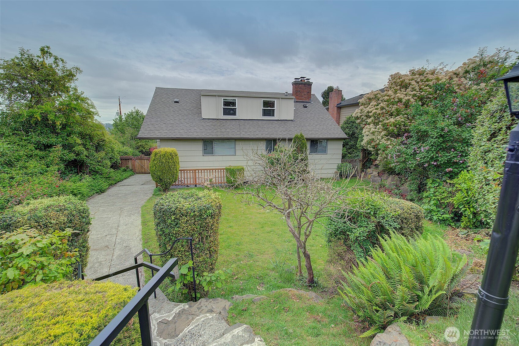 4045 29th Avenue W, Seattle, WA 98199