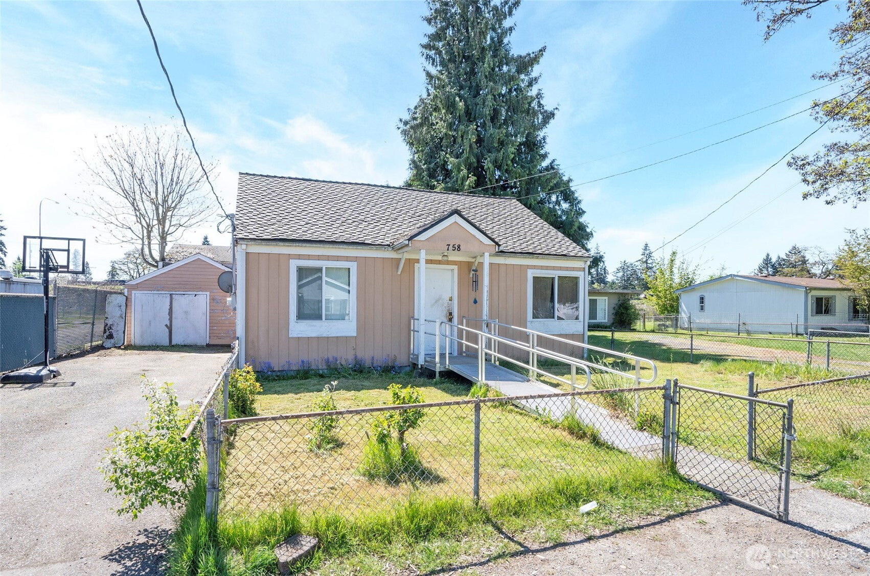 758 108th Street S, Tacoma, WA 98444