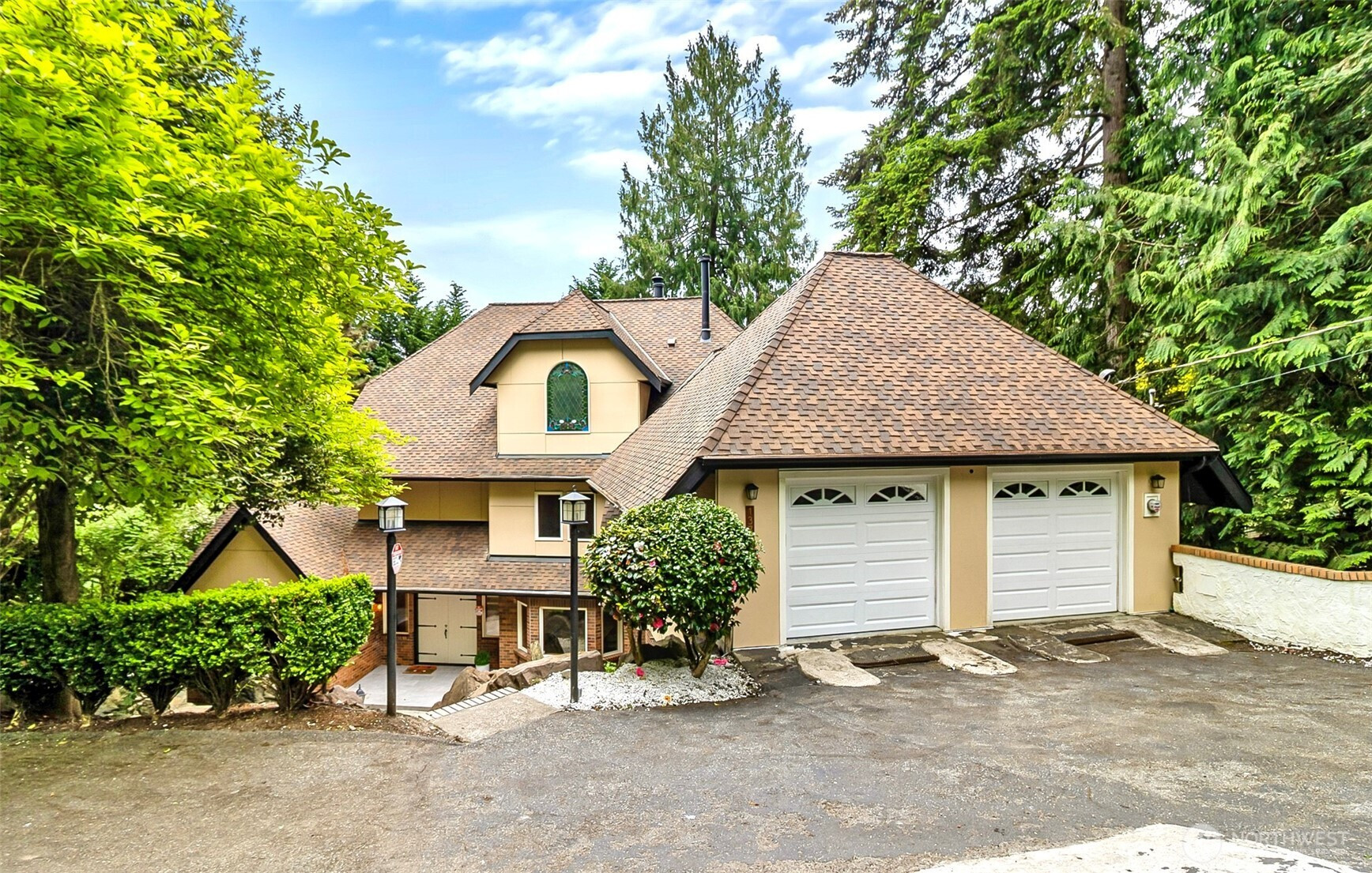 13710 41st Avenue NE, Seattle, WA 98125