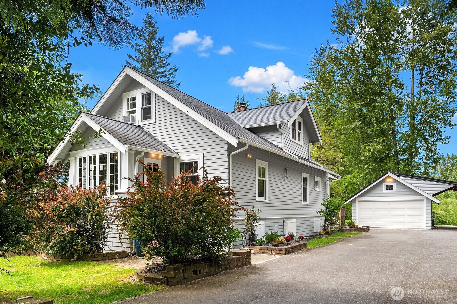 8217 Mountain Avenue SE, Snoqualmie, WA 98065