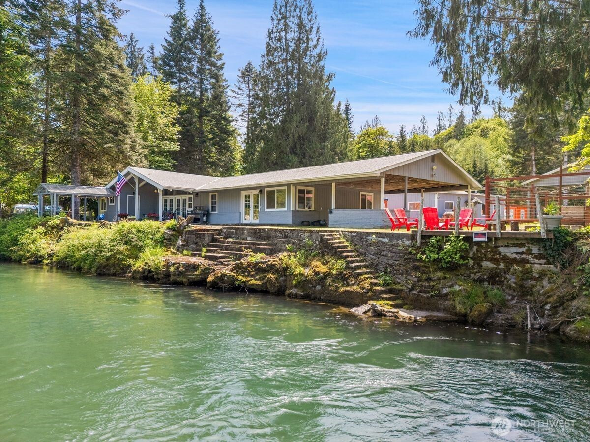 560 Mountian Trail Road, Brinnon, WA 98320