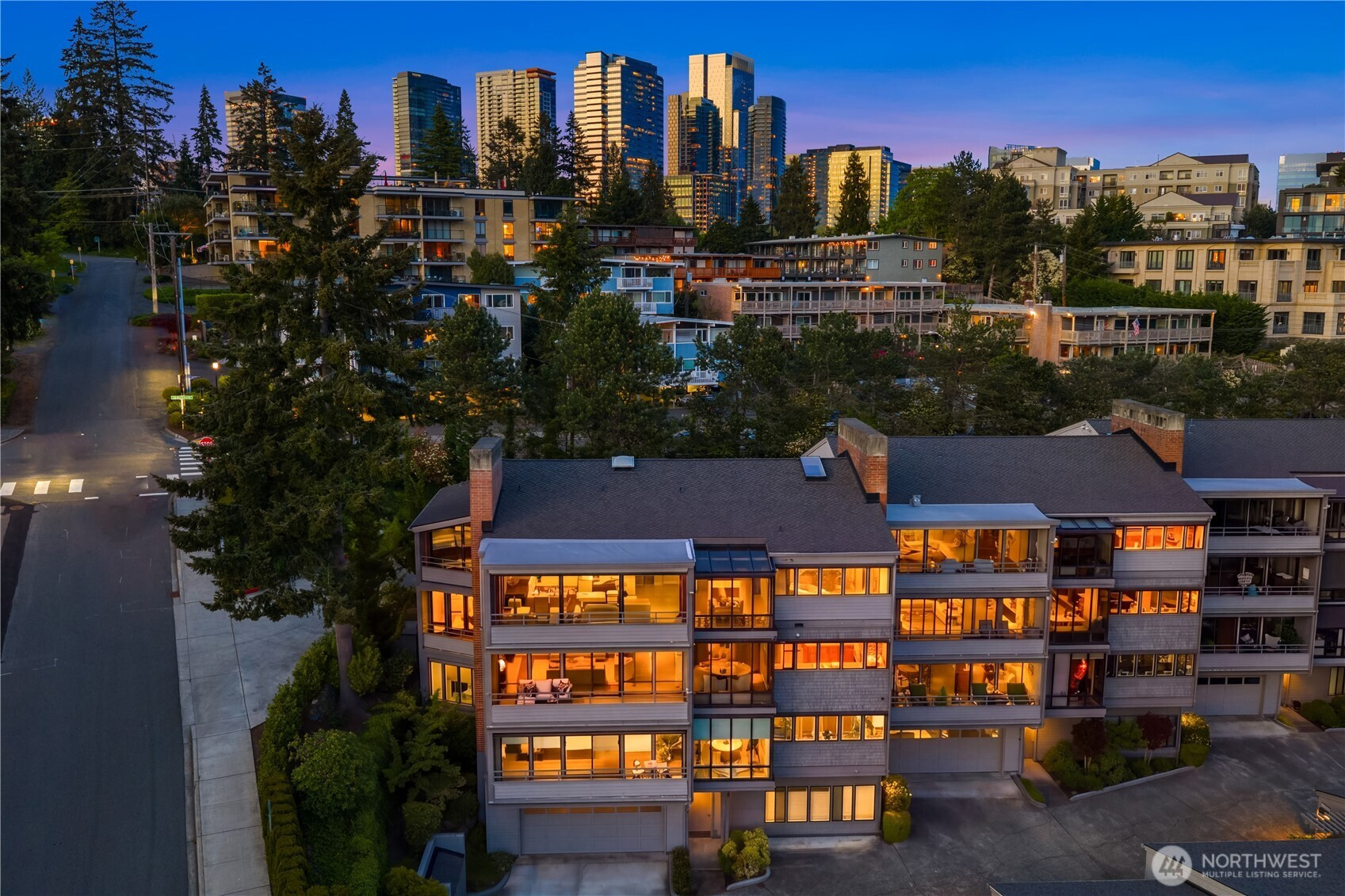 9903 Lake Washington Boulevard NE, Bellevue, WA 98004
