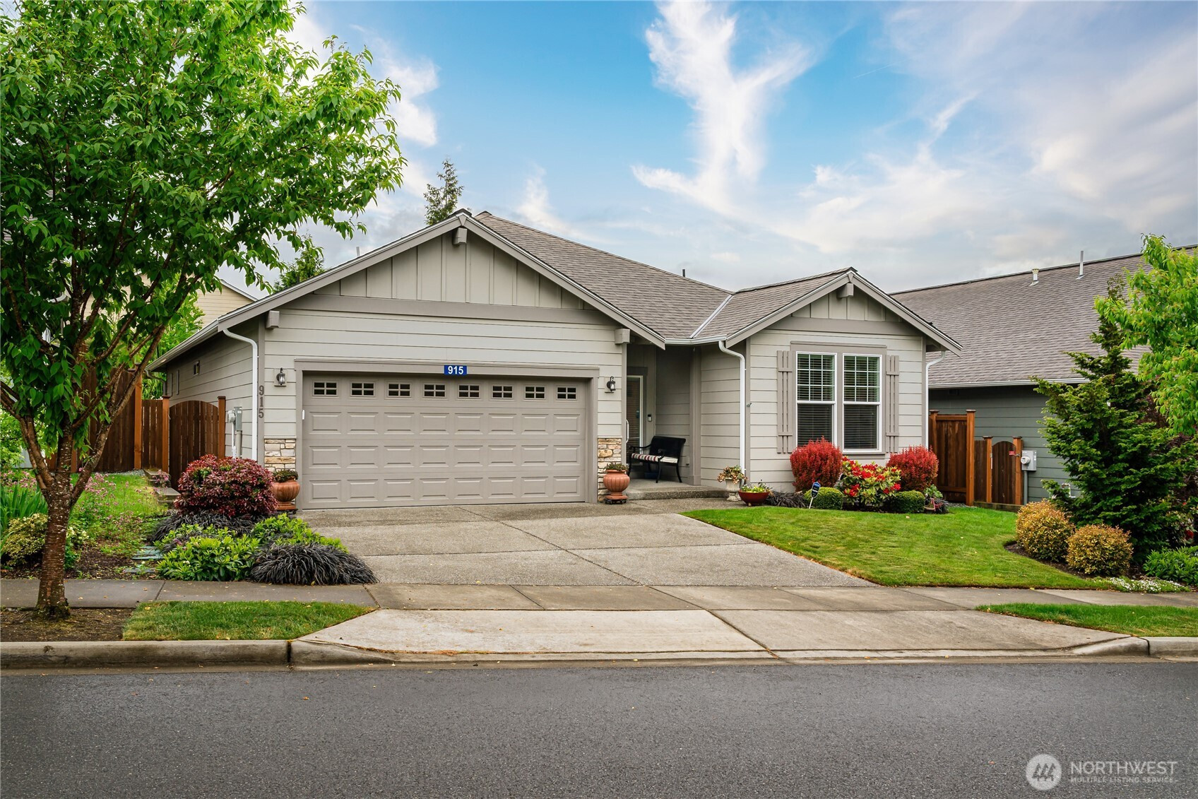 915 Alphine View Drive, Mount Vernon, WA 98274