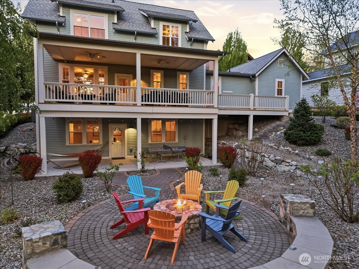 216 Porcupine Lane, Chelan, WA 98816