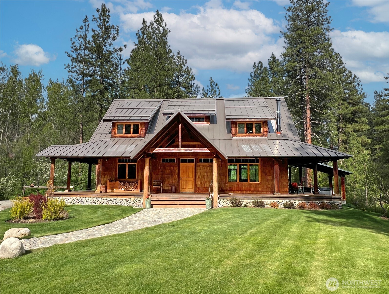23 Green Road, Winthrop, WA 98862