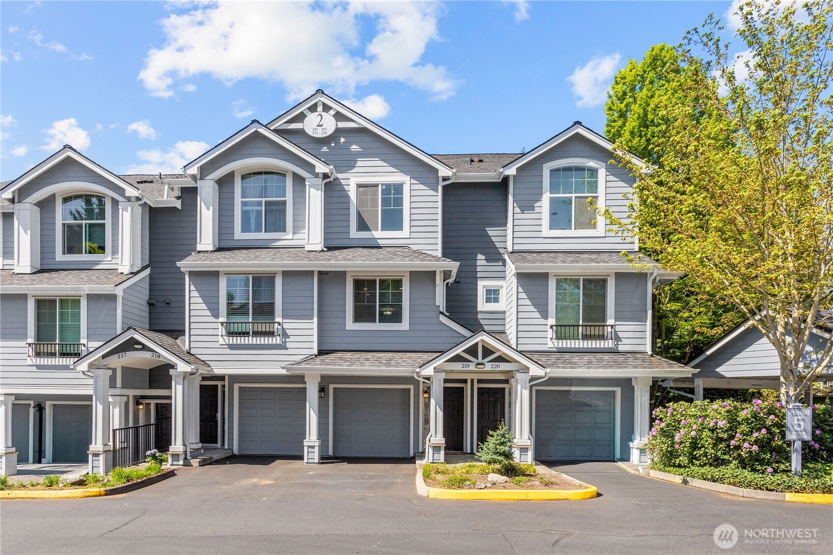 16125 Juanita Woodinville Way NE, Bothell, WA 98011