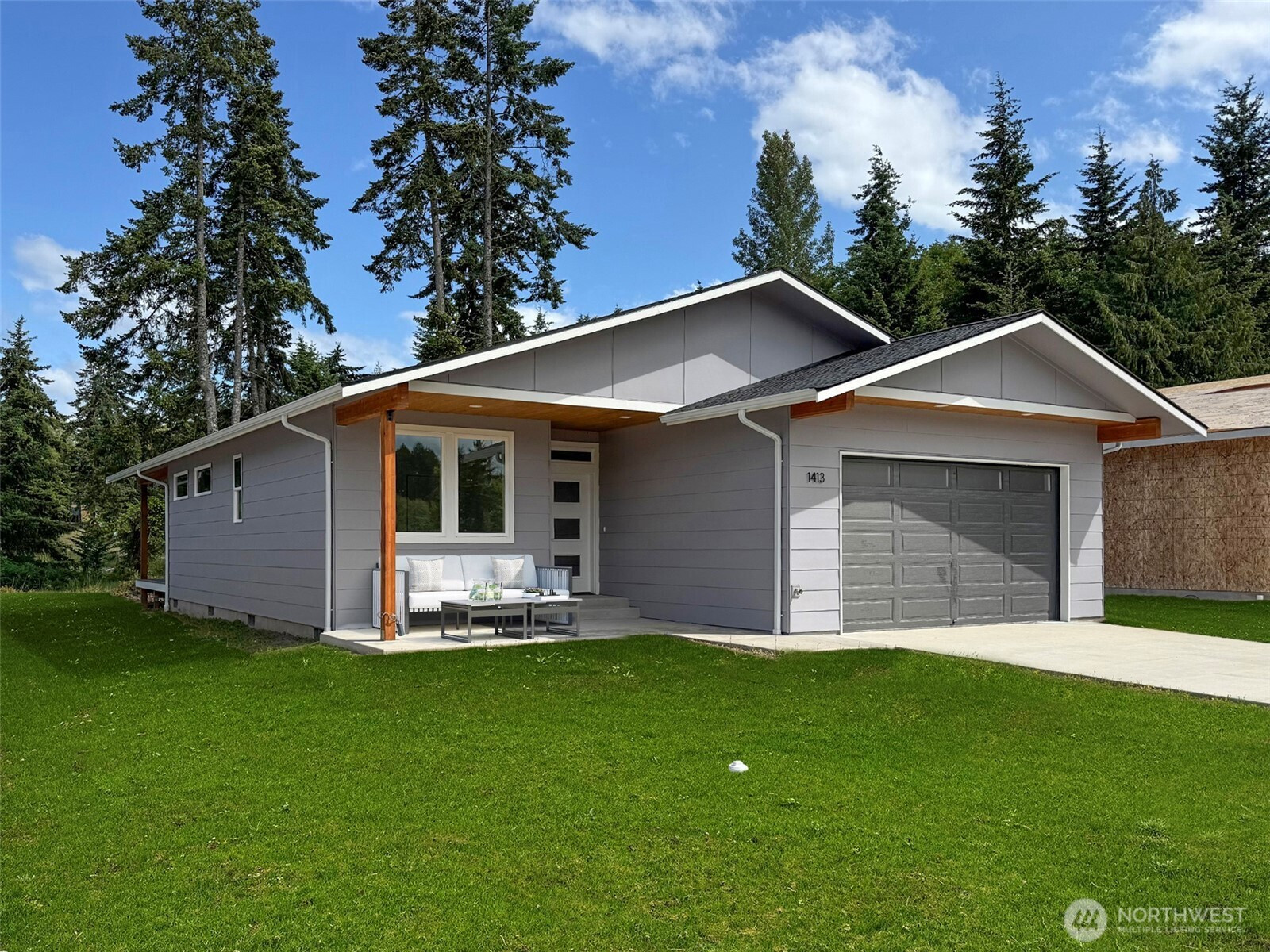 1413 Discovery Loop, Port Angeles, WA 98363