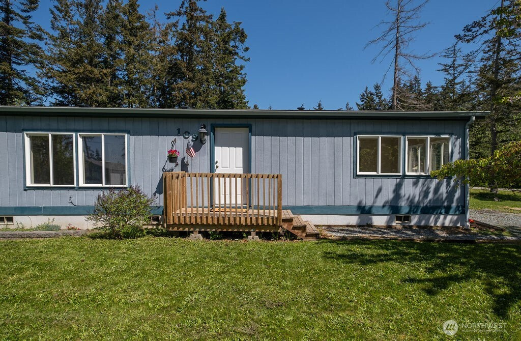 1090 Paul Avenue, Oak Harbor, WA 98277
