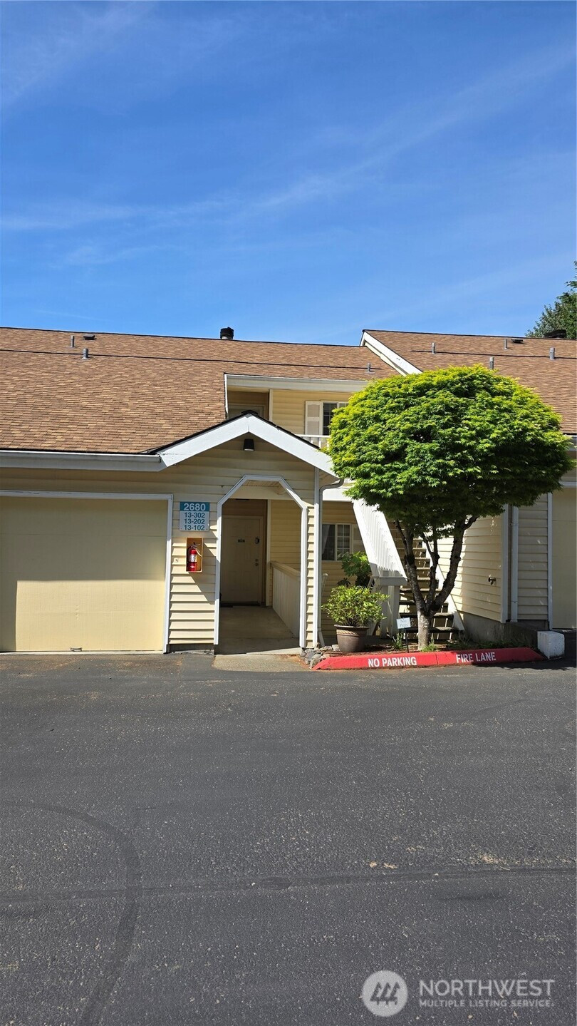 2680 118th Avenue SE, Bellevue, WA 98005