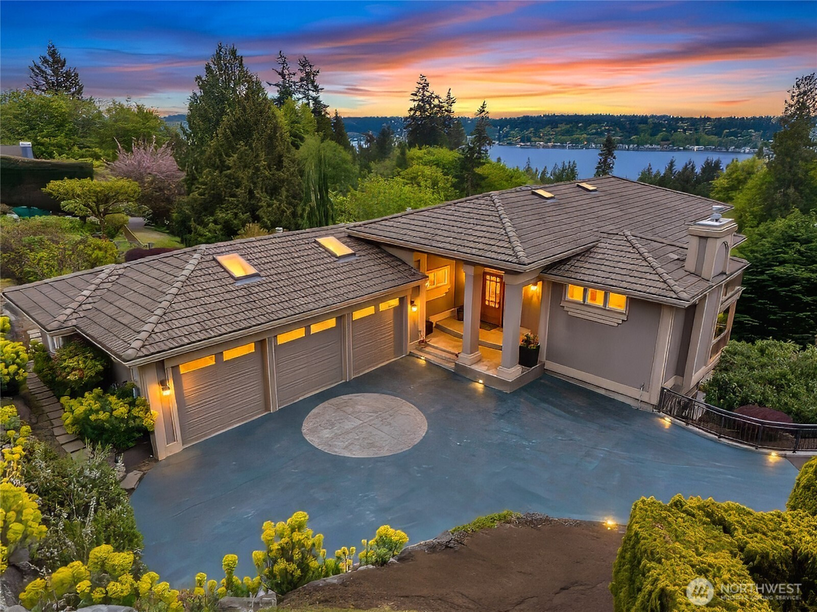 6317 NE 138th Place, Kirkland, WA 98034