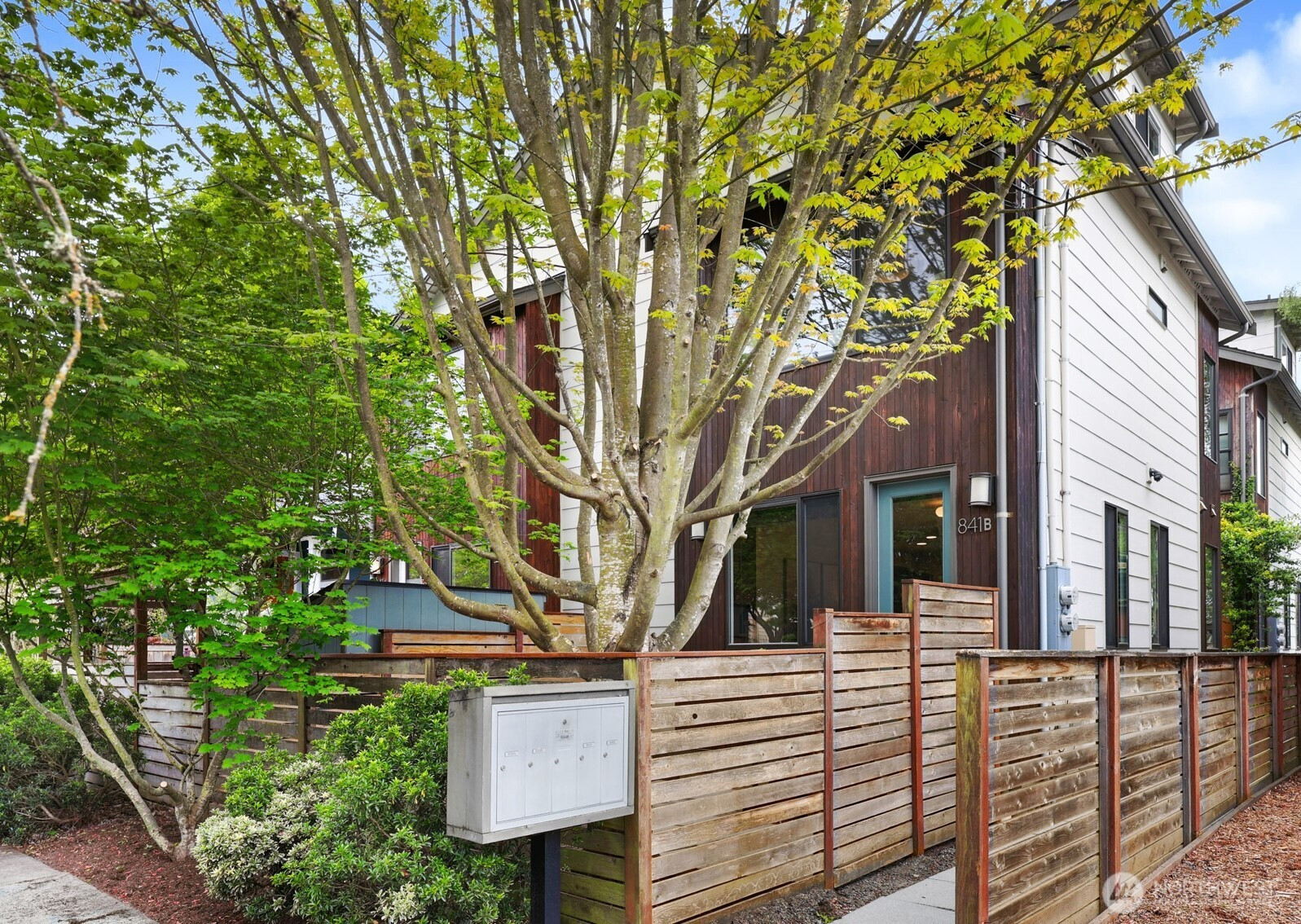 841 B NW 63rd Street, Seattle, WA 98107