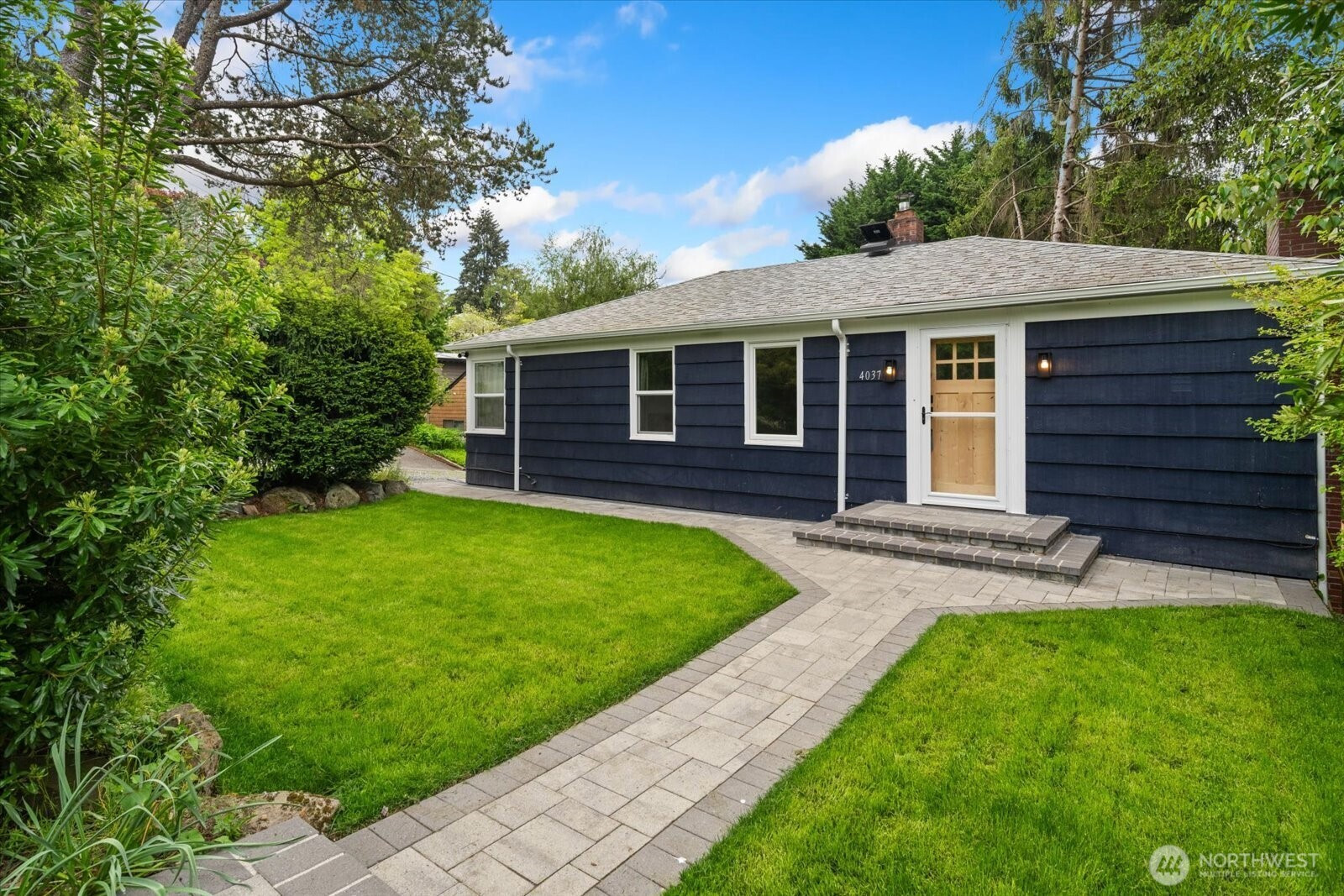 4037 NE 109th Street, Seattle, WA 98125