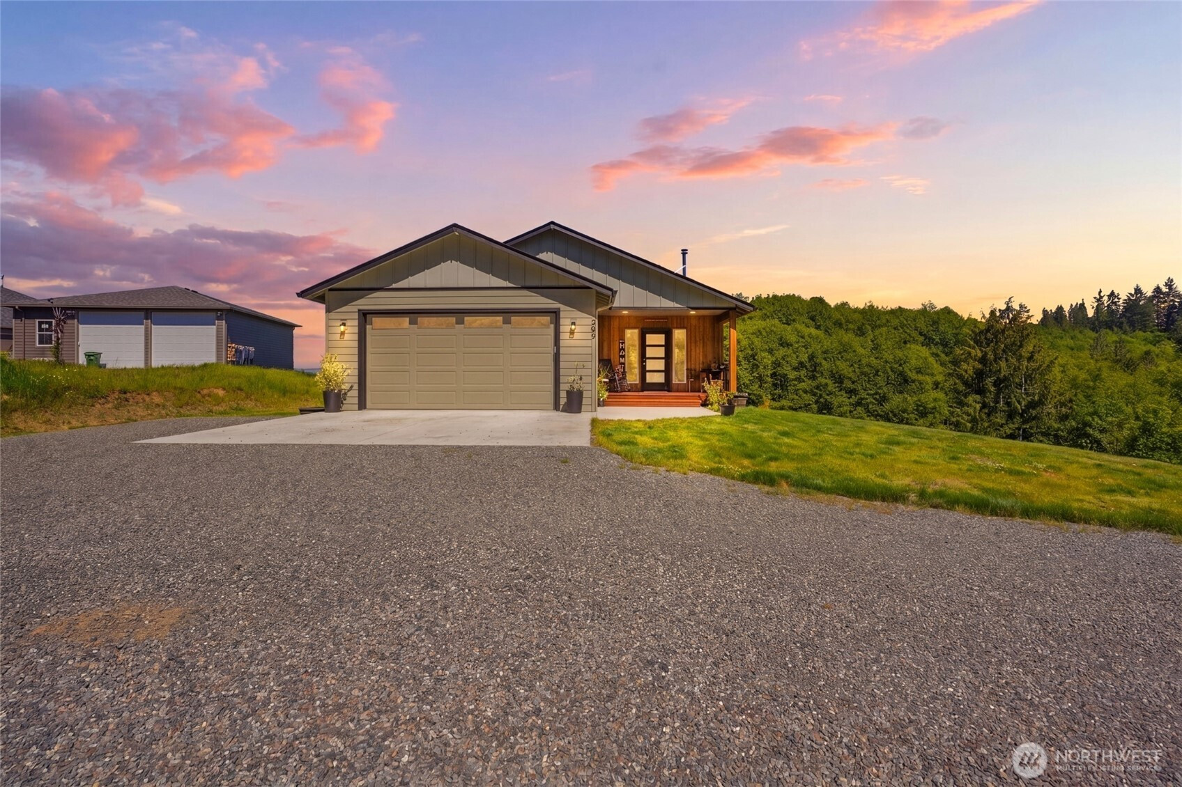 200 Red Hawk Drive, Castle Rock, WA 98611