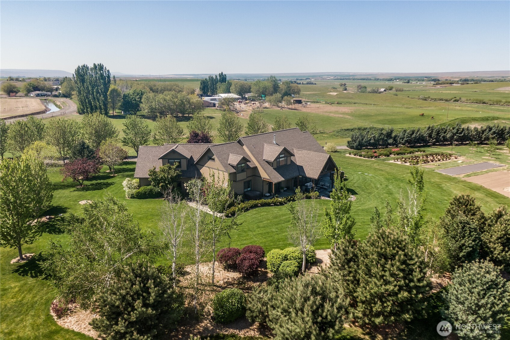 5736 Frog Hollow Road, Touchet, WA 99360