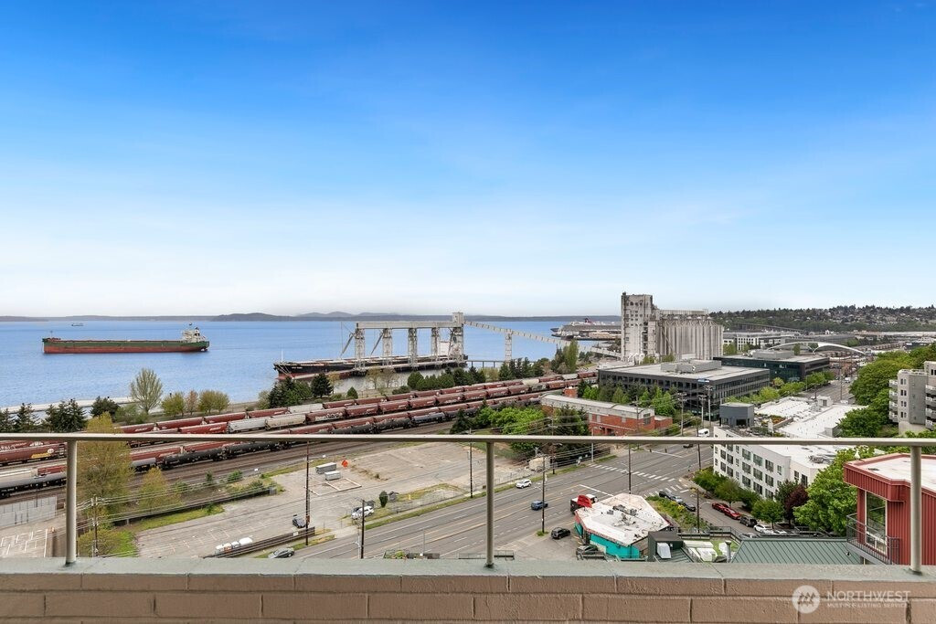 521 5th Avenue W, Seattle, WA 98119