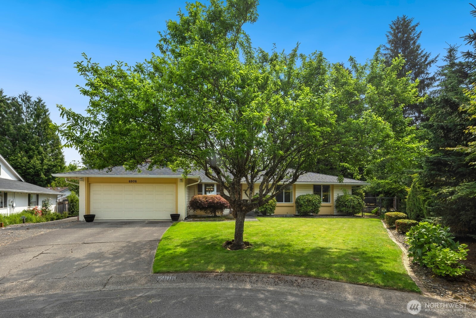 6906 149th Avenue NE, Redmond, WA 98052