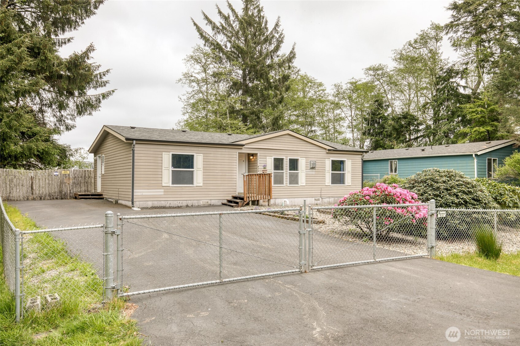 636 Chenois Avenue NE, Ocean Shores, WA 98569