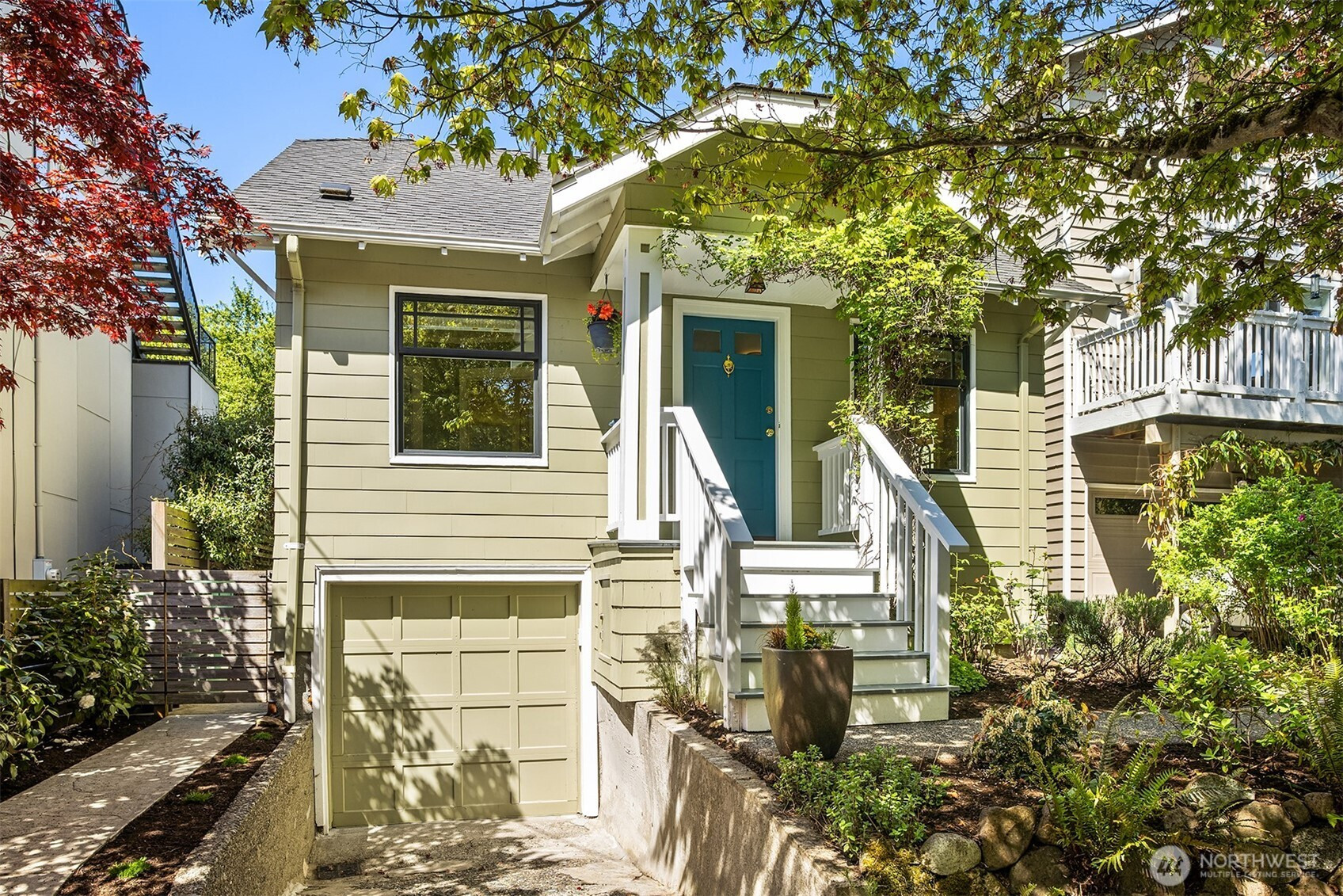 546 N 75th Street, Seattle, WA 98103