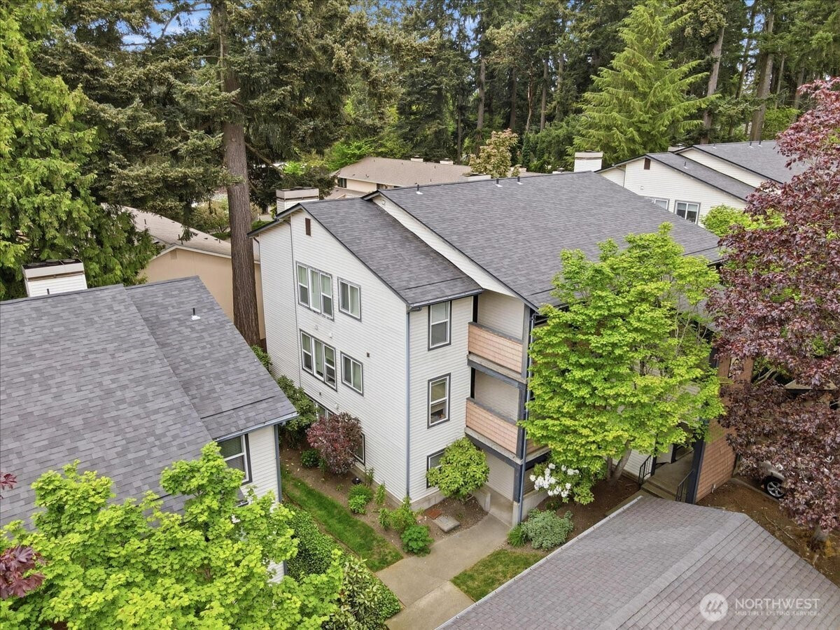 8615 238th Street SW, Edmonds, WA 98026