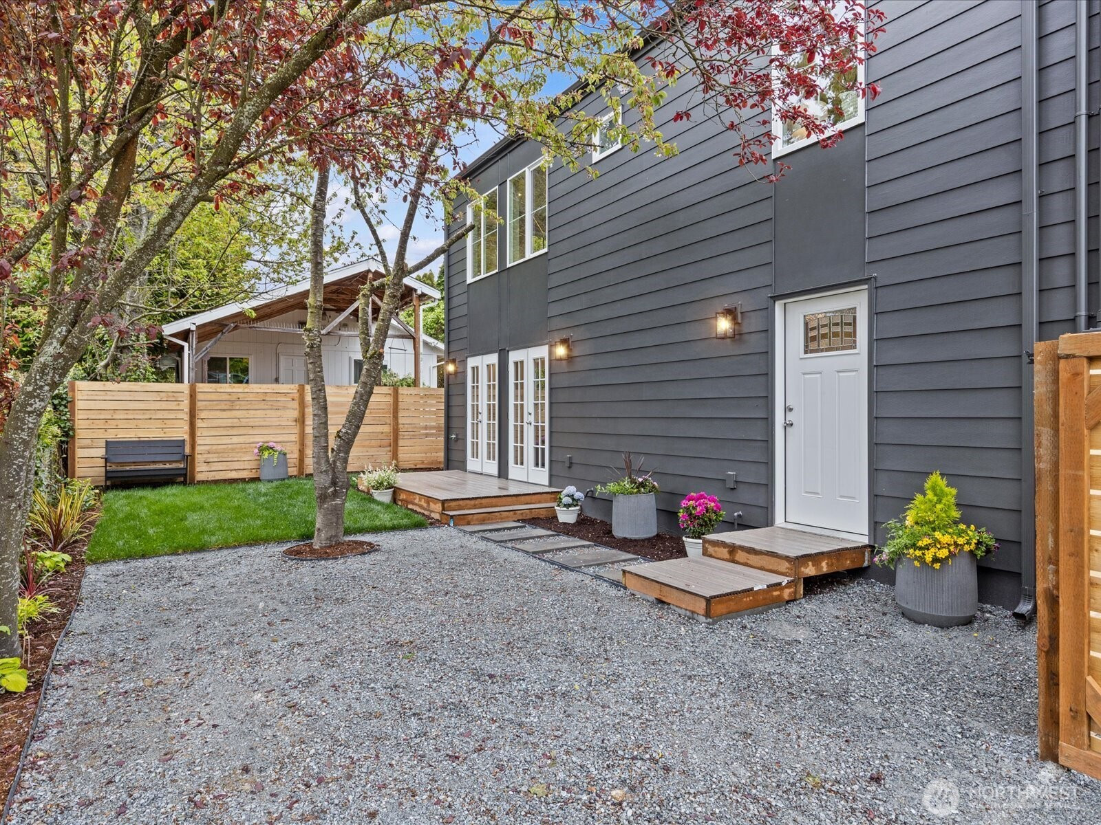 8117 17th Avenue SW, Seattle, WA 98106