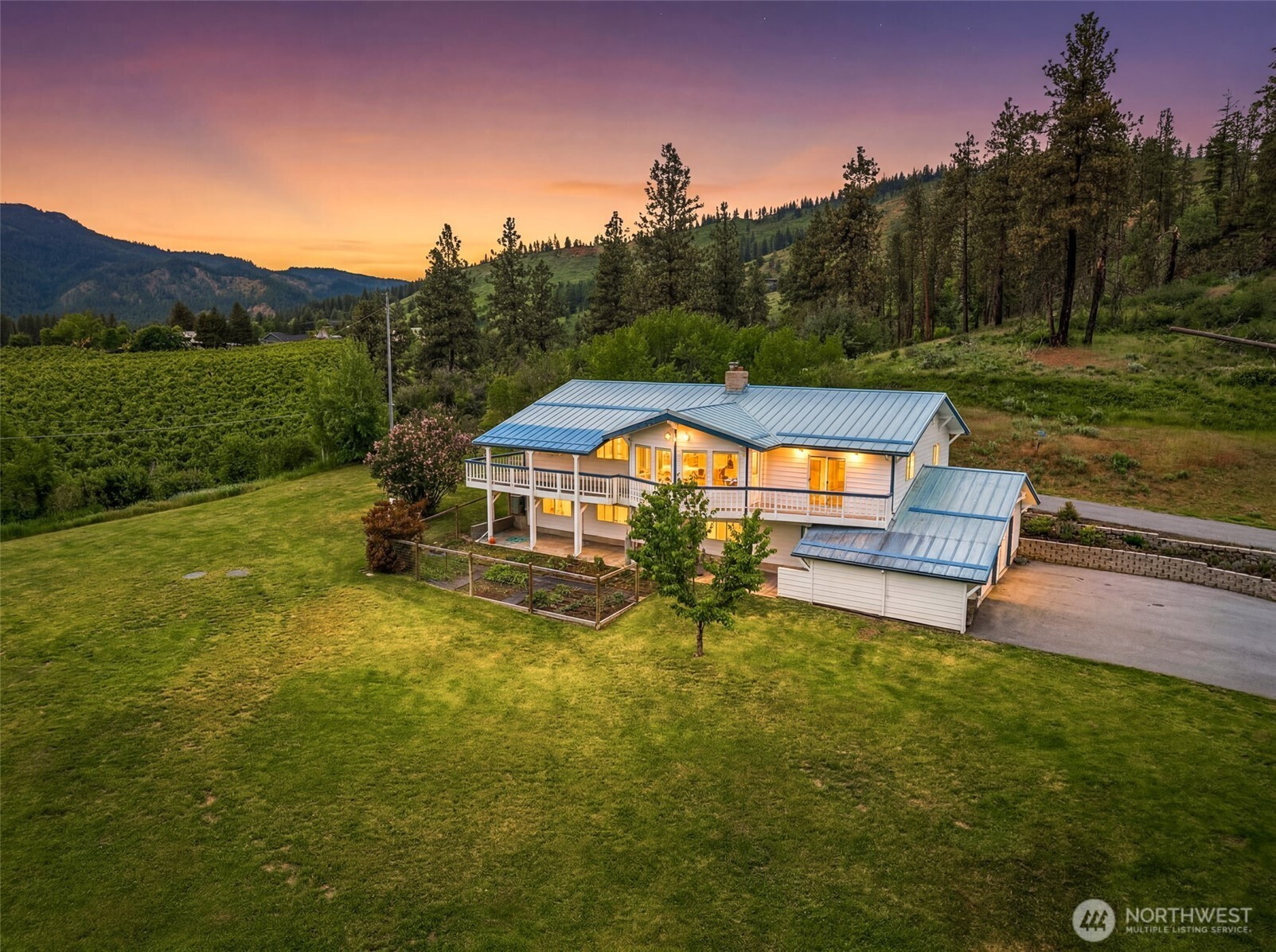 9950 North Road, Leavenworth, WA 98826