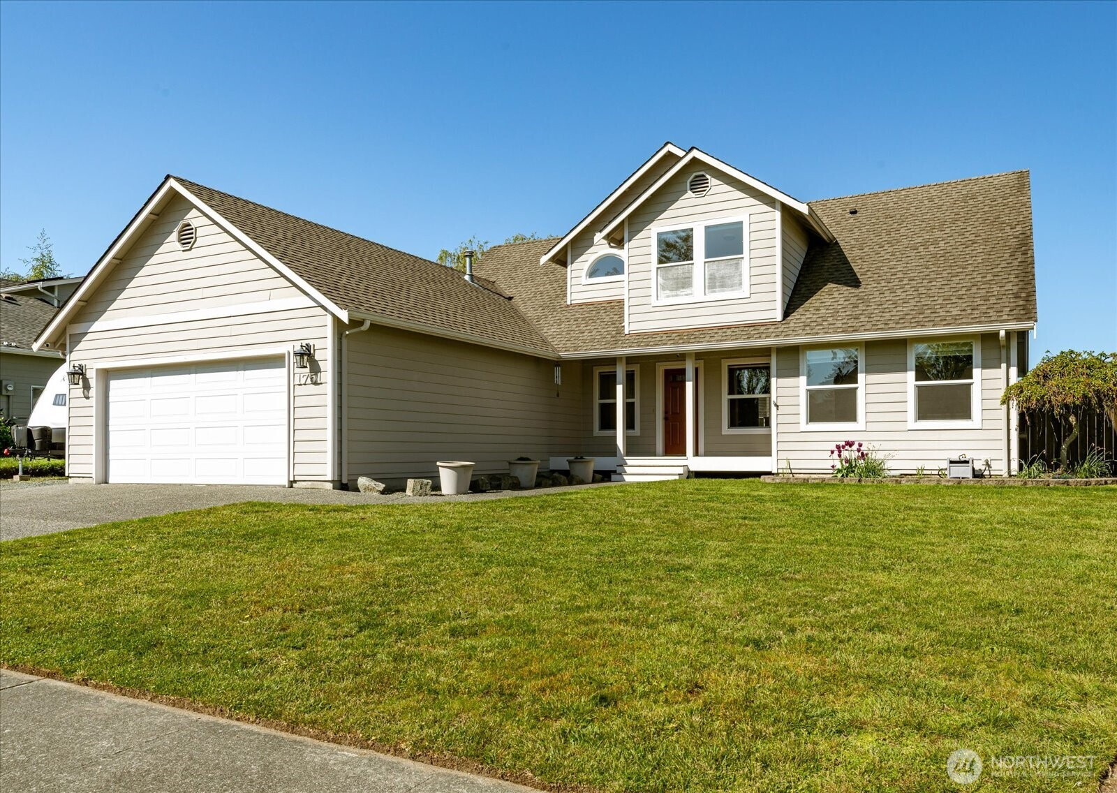 1751 SW Rock Rose Drive, Oak Harbor, WA 98277