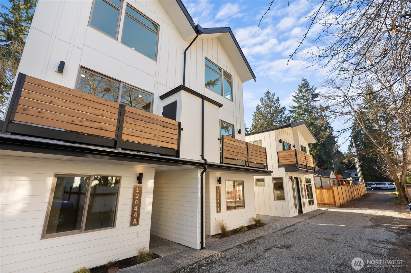12044 Hiram Place NE, Seattle, WA 98125