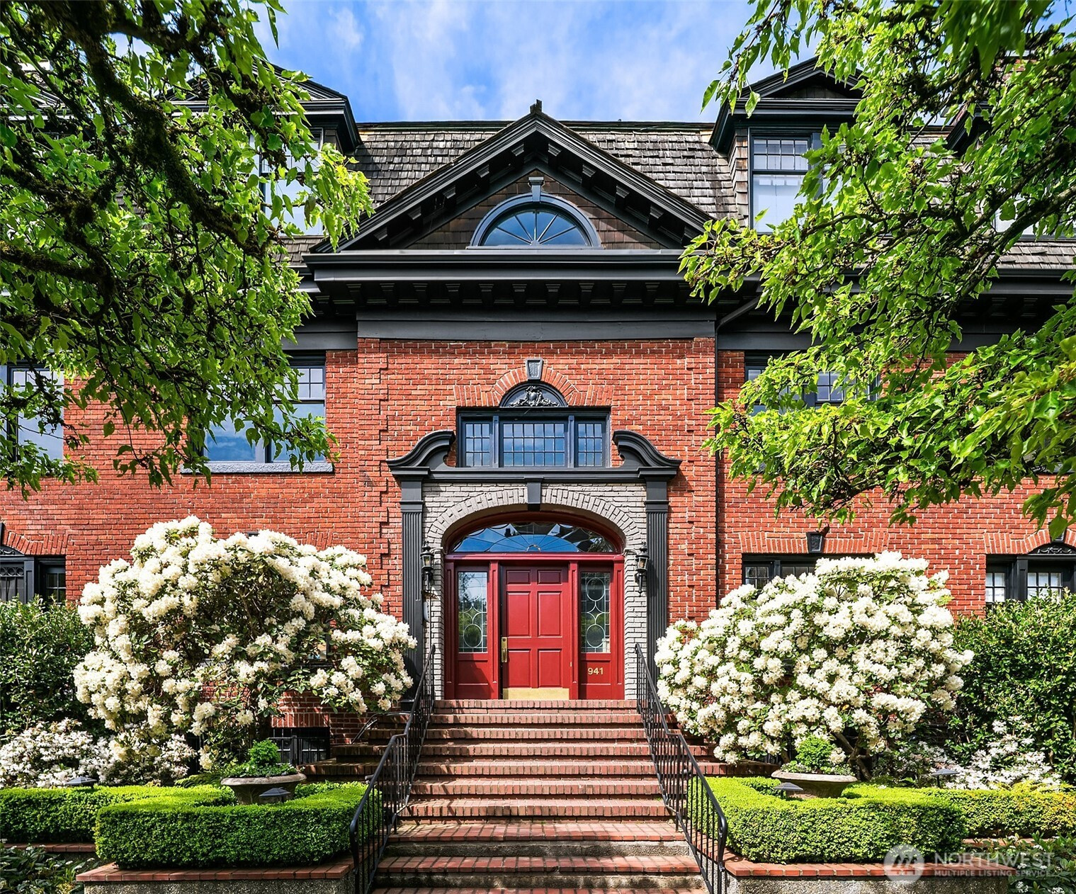 941 11th Avenue E, Seattle, WA 98102