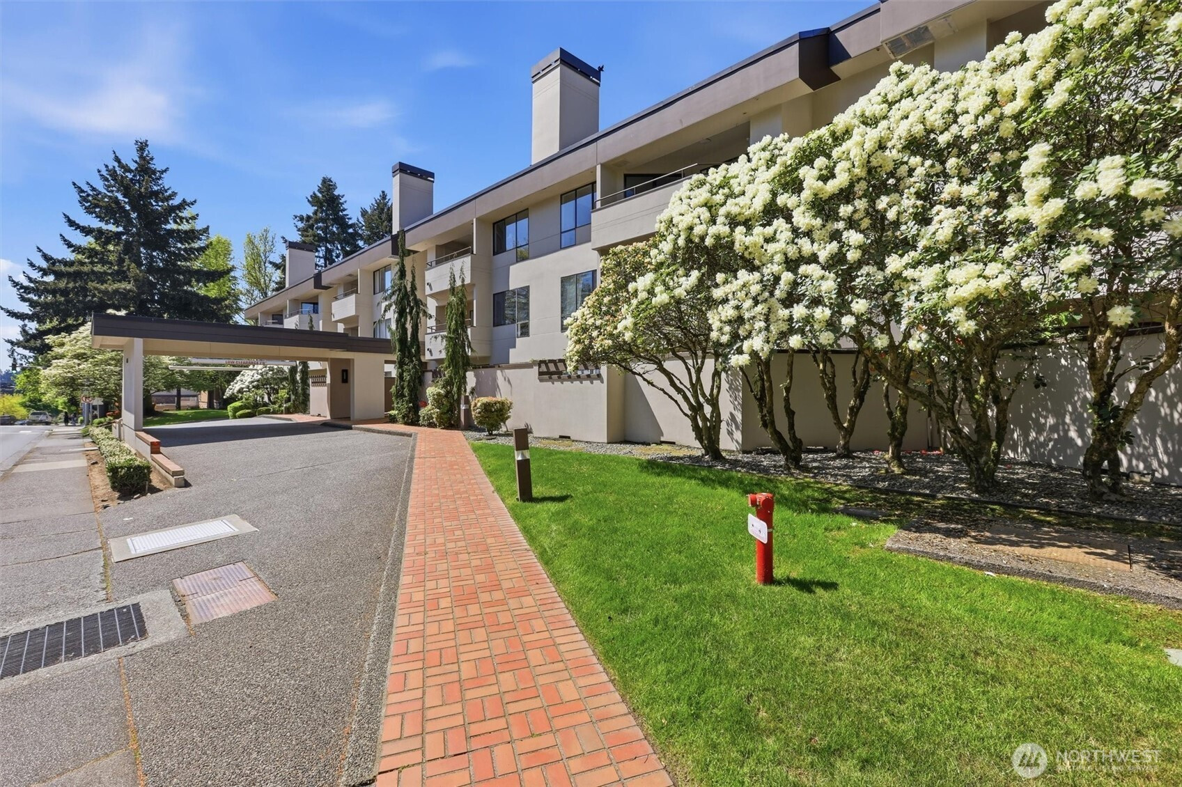 401 100th Avenue NE, Bellevue, WA 98004