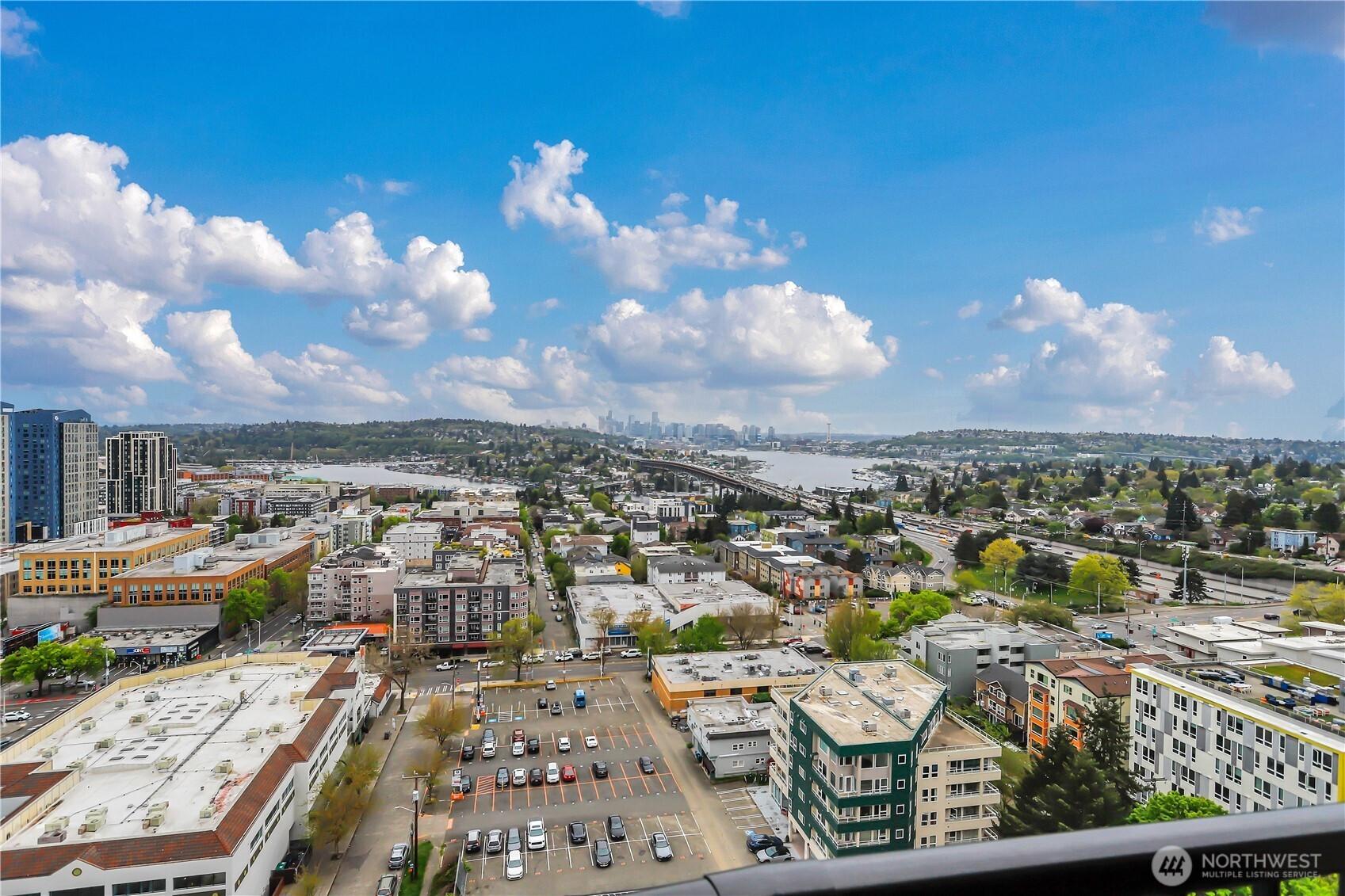 4540 8th Avenue NE, Seattle, WA 98105