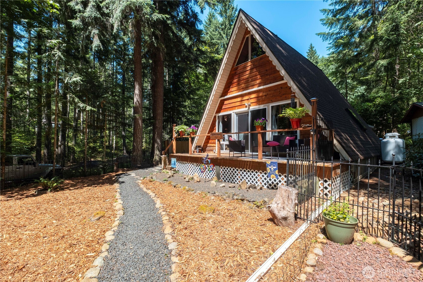 371 N Wynoochee Drive, Hoodsport, WA 98548