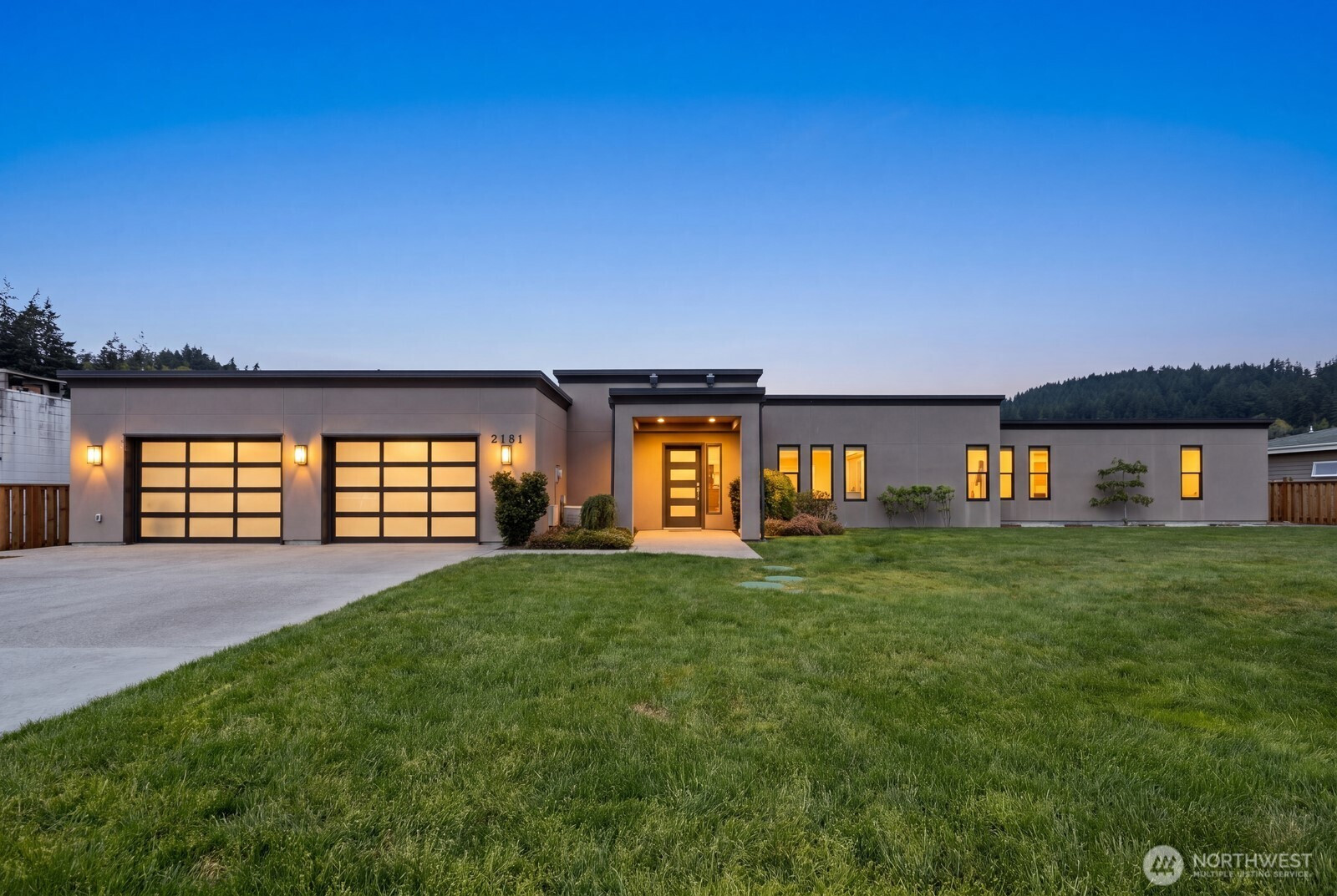 2181 Mariner Beach Drive, Oak Harbor, WA 98277