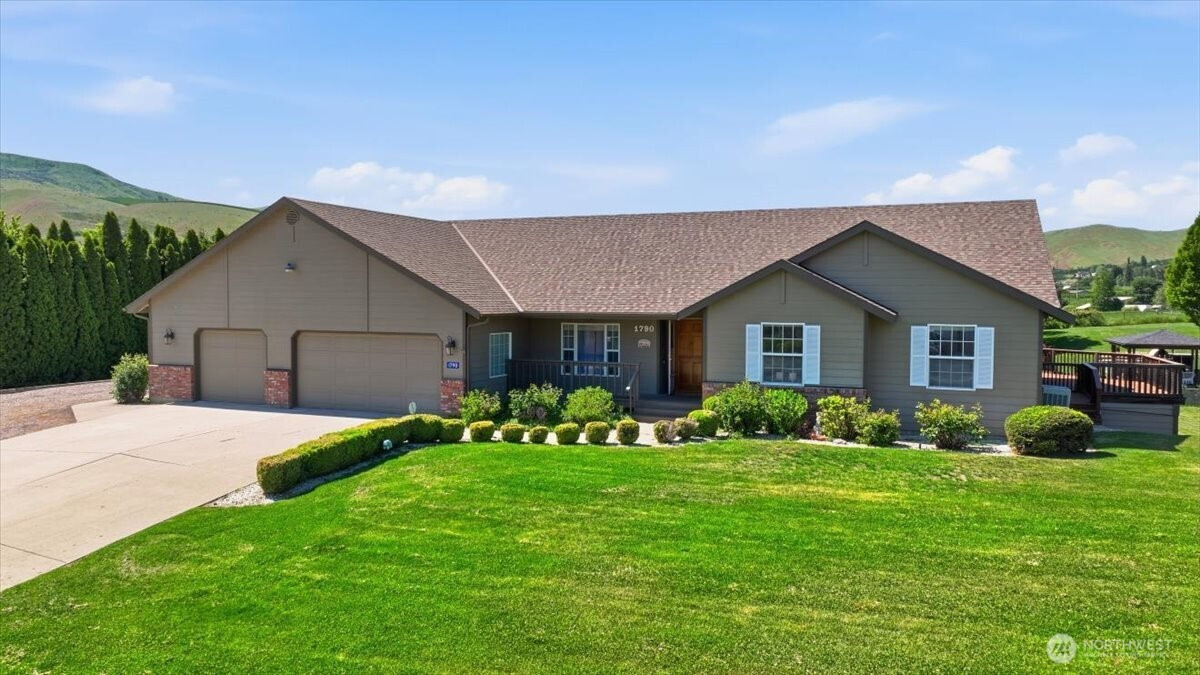 1790 Warm Springs Drive, Wenatchee, WA 98801