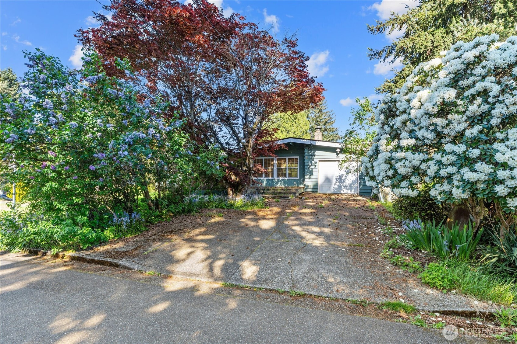 418 111th Avenue SE, Bellevue, WA 98004